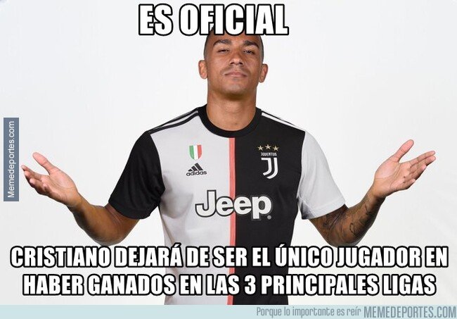 1082879 - Danilo llega al campeón de Italia