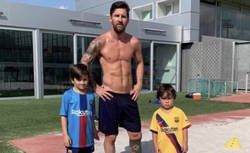 Enlace a ¿Copió Cristiano a Messi hasta en una publicación de Instagram? Incluso la descripción es idéntica.