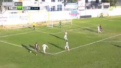 Enlace a Increíble golazo de rabona desde fuera del área