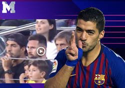 Enlace a Mateo Messi es troleado por Luis Suárez después de celebrar un gol en la grada del Barça que no era