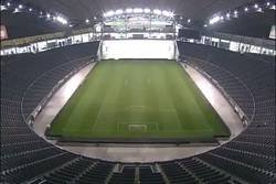 Enlace a Increíble transformación de un campo de béisbol a uno de fútbol