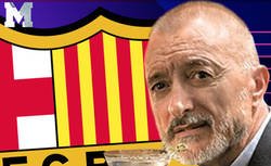 Enlace a El duro mensaje de Arturo Pérez-Reverte contra el Barça tras retirarle las medallas a Franco