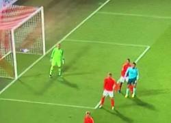 Enlace a El lamentable momento de De Ligt reflejado en estos errores de novato que terminaron en gol