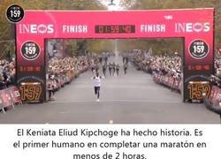 Enlace a 1:59:40. La histórica hazaña de Eliud Kipchoge