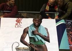 Enlace a Mientras tanto los fans del Liverpool en Genk