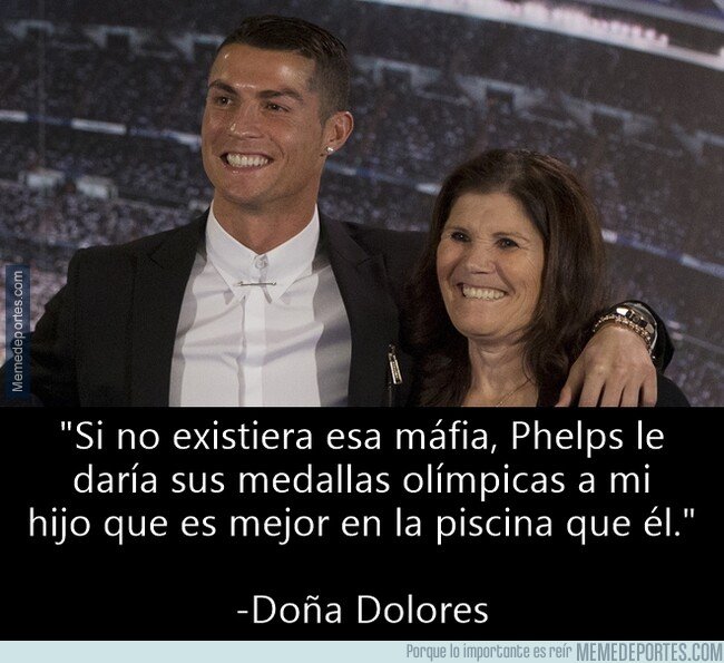 1089835 - ¿De quién es la idea de ponerle micrófonos al frente a esta gente?