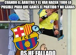 Enlace a Ni con el árbitro y el VAR a favor