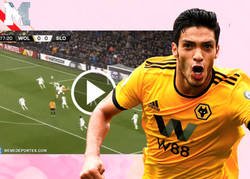 Enlace a Terrible susto en la Europa League: Raul Jimenez noquea a un rival del Slovan Bratislava