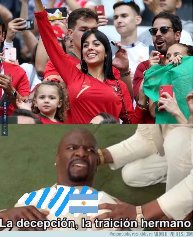 1091555 - Georgina traicionando a su país por Cristiano