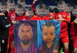 Enlace a Dos memes de la semana unidos en uno