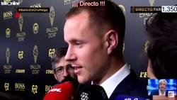 Enlace a Ter Stegen deja completamente por los suelos a Edu Aguirre que le agarra de un brazo para hacerle una pregunta