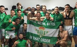 Enlace a El Real Betis usa la famosa bandera de Bale en Gales para celebrar una victoria y sale totalmente escaldado por este motivo