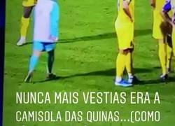 Enlace a La fea racción de Pepe con un  recogebolas que quería un apretón de manos. Así no.