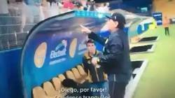 Enlace a Terrible: Estas son las malas formas de Diego Armando Maradona cuando unos niños simplemente le piden un autógrafo