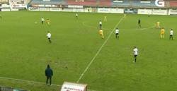 Enlace a El enganche, resbalón y caño de este portero en la 4ta de España que dejó a todos con el cristo en la boca