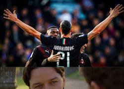 Enlace a Zlatan liderando una victoria del Milan como antaño