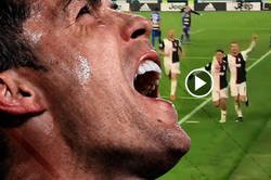Enlace a Brutal: Pillan a Cristiano besando a Dybala en la boca en pleno partido