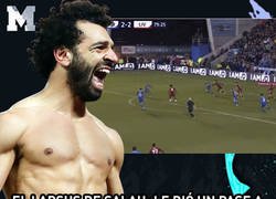 Enlace a El lapsus de Salah: Le dió un pase a un compañero que él mismo había reemplazado.