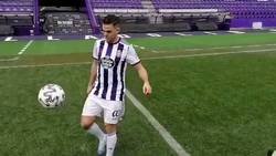Enlace a Ben Arfa negandose a hacer toques con la cabeza para no joderse el peinado