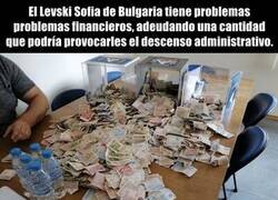 Enlace a Los fans del Levski Sofia recolectaron donaciones para evitar la bancarrota de su club.