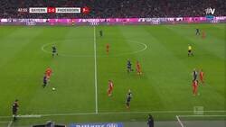 Enlace a El tremendo error de Neuer haciendo una cantada de las que hacen época de la que todo el mundo está hablando