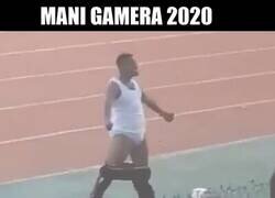 Enlace a El entrenador de Tanzania recreando esta escena épica