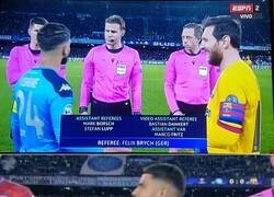 Enlace a Insigne si que es chiquito