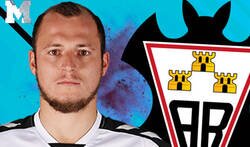 Enlace a Gran polémica por la última frase que ha soltado Zozulya tras recibir insultos en los campos de fútbol