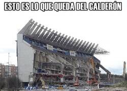 Enlace a Asi va la demolición del Calderón