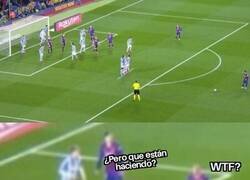 Enlace a Las nuevas y extrañas maneras de defender las faltas de Messi