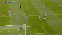 Enlace a Gran jugada ensayada y gol de Martial para adelantar a los Red Devils en el Derbi de Manchester