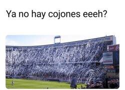 Enlace a A ver quién se atreve a tirar papel