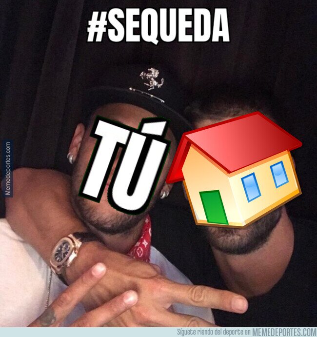 1100883 - Se queda (en casa)