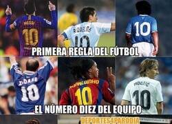 Enlace a El 10 no es para cualquiera, por @deportes4parodia