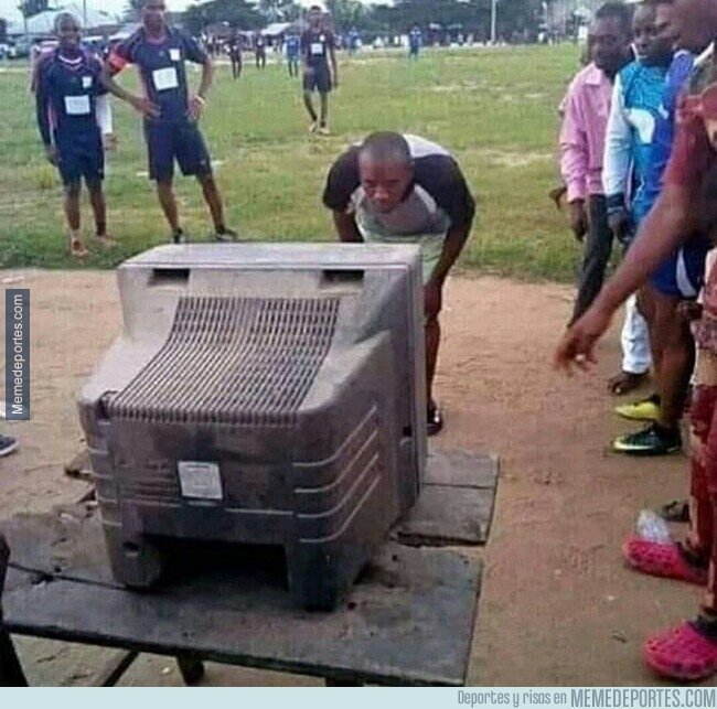 1102156 - El VAR en África. Tan bueno, que el TV funciona sin conectarlo