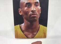 Enlace a La nueva obra de arte de taocixiansheng. Esta vez con Kobe Bryant