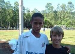 Enlace a Neymar y su padrastro hace algunos años