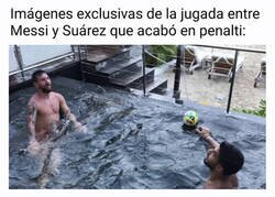 Enlace a ¡Menudo piscinazo de Messi!