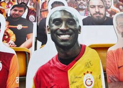 Enlace a En el estadio del Galatasaray guardan un recuerdo especial para Kobe
