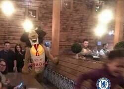 Enlace a Un aliento en la nuca