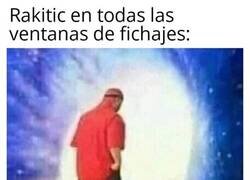 Enlace a Empeñados en echarle del club