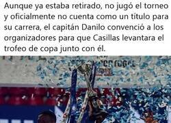 Enlace a Un detallazo del capitán del Porto