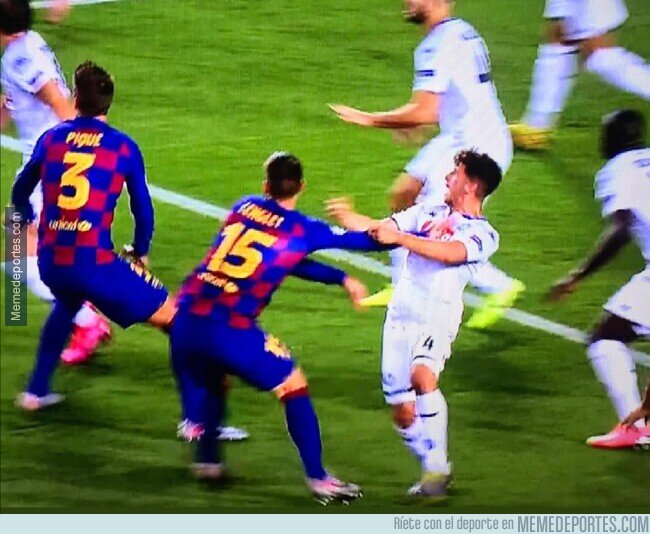 1111641 - La jugada más polémica del Barça - Napoli 