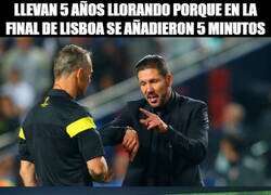 Enlace a Casi le dan un tercer tiempo al Atlético para empatar y ni así