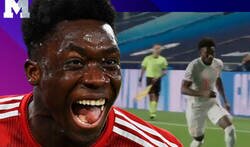 Enlace a Messi le rompió la cadera a Boateng pero Davies le rompió al Barcelona lo último que le quedaba de dignidad