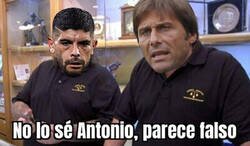 Enlace a Banega y Conte durante la final de Europa League