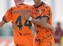 Enlace a La tercera camiseta de la Juventus es... especial.