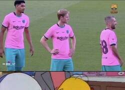 Enlace a ¿Alguien me explica por qué el uniforme del barça parece goma de mascar?