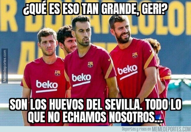 1116453 - Algo gigantesco se ve ahí a lo lejos