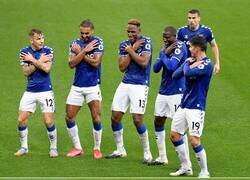 Enlace a Mi último meme sobre Among us, lo prometo.